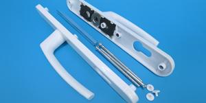 фото товара Нажимной гарнитур 35/92, белый с возвратной ручкой Mesut (3 винта)