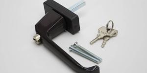 фото товара Ручка оконная с ключом и кнопкой, коричневая RAL8019