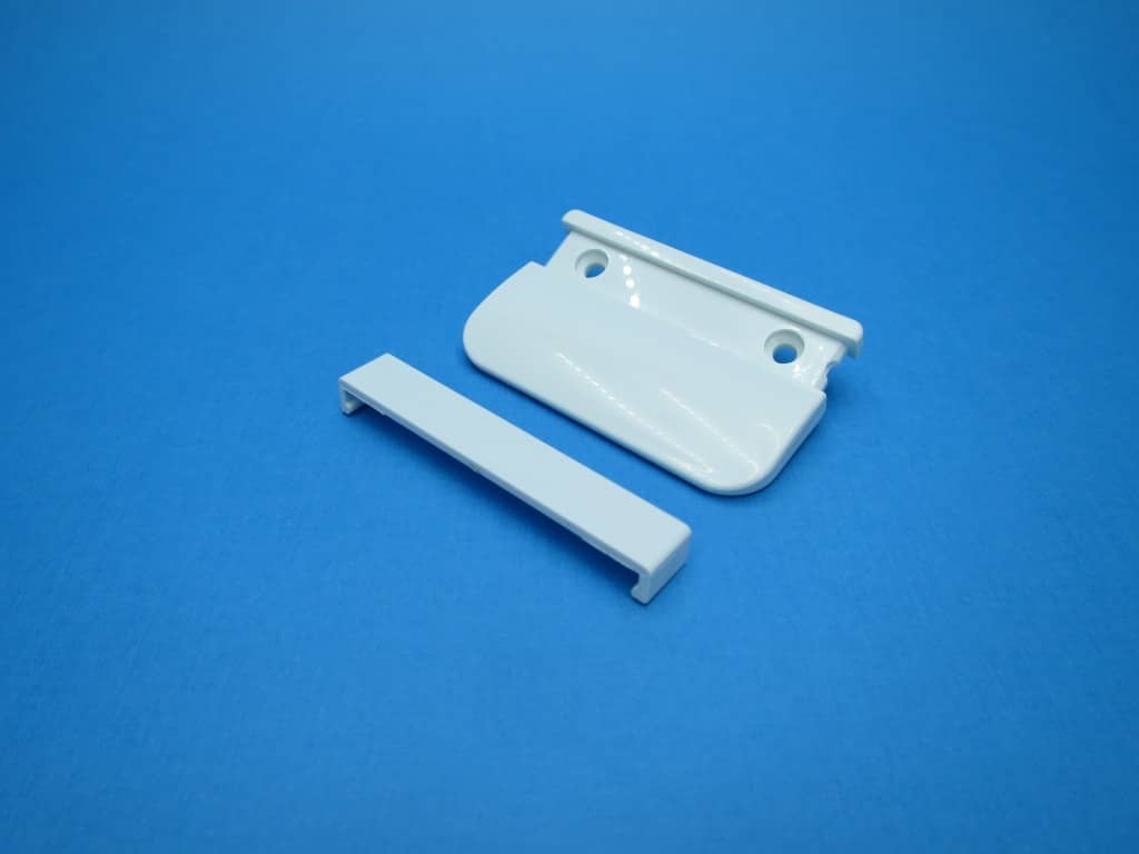 фото товара Ручка балконная пластиковая, белая прямоугольная/зацеп